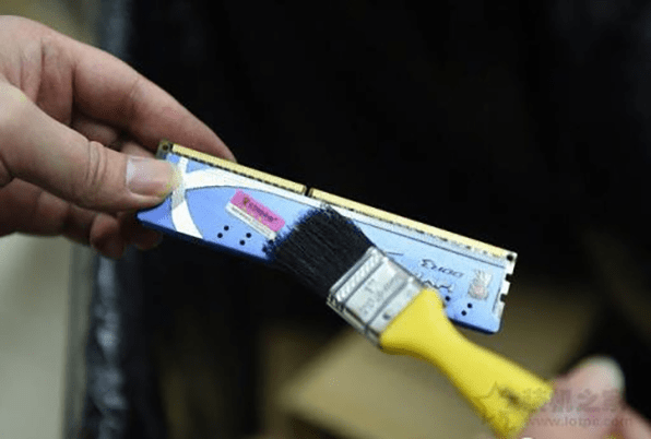 clean the memory card with a brush